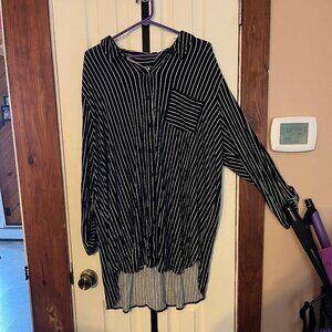 Evri Size 3X Stretchy Black and White Striped Button-Up Shirt